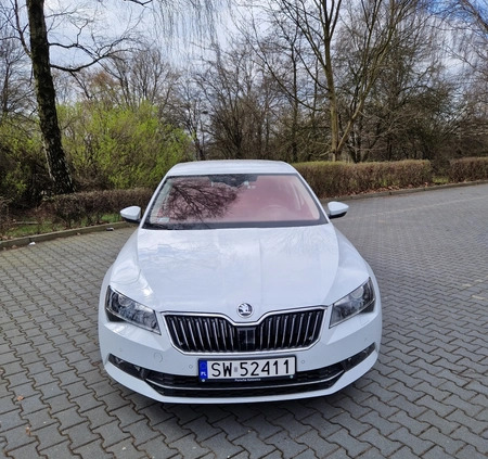 Skoda Superb cena 105000 przebieg: 34811, rok produkcji 2019 z Opole małe 92